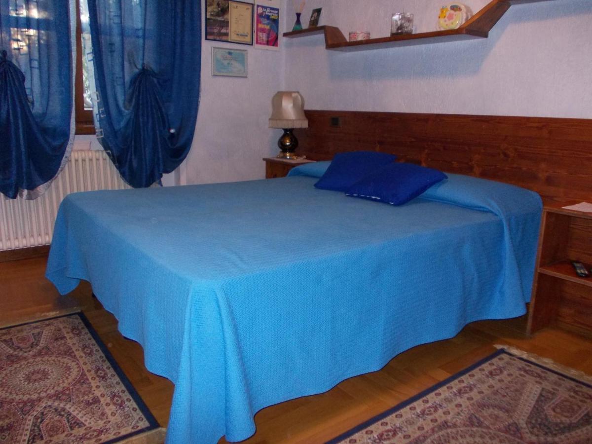 페니스 Les Hirondelles B&B 외부 사진
